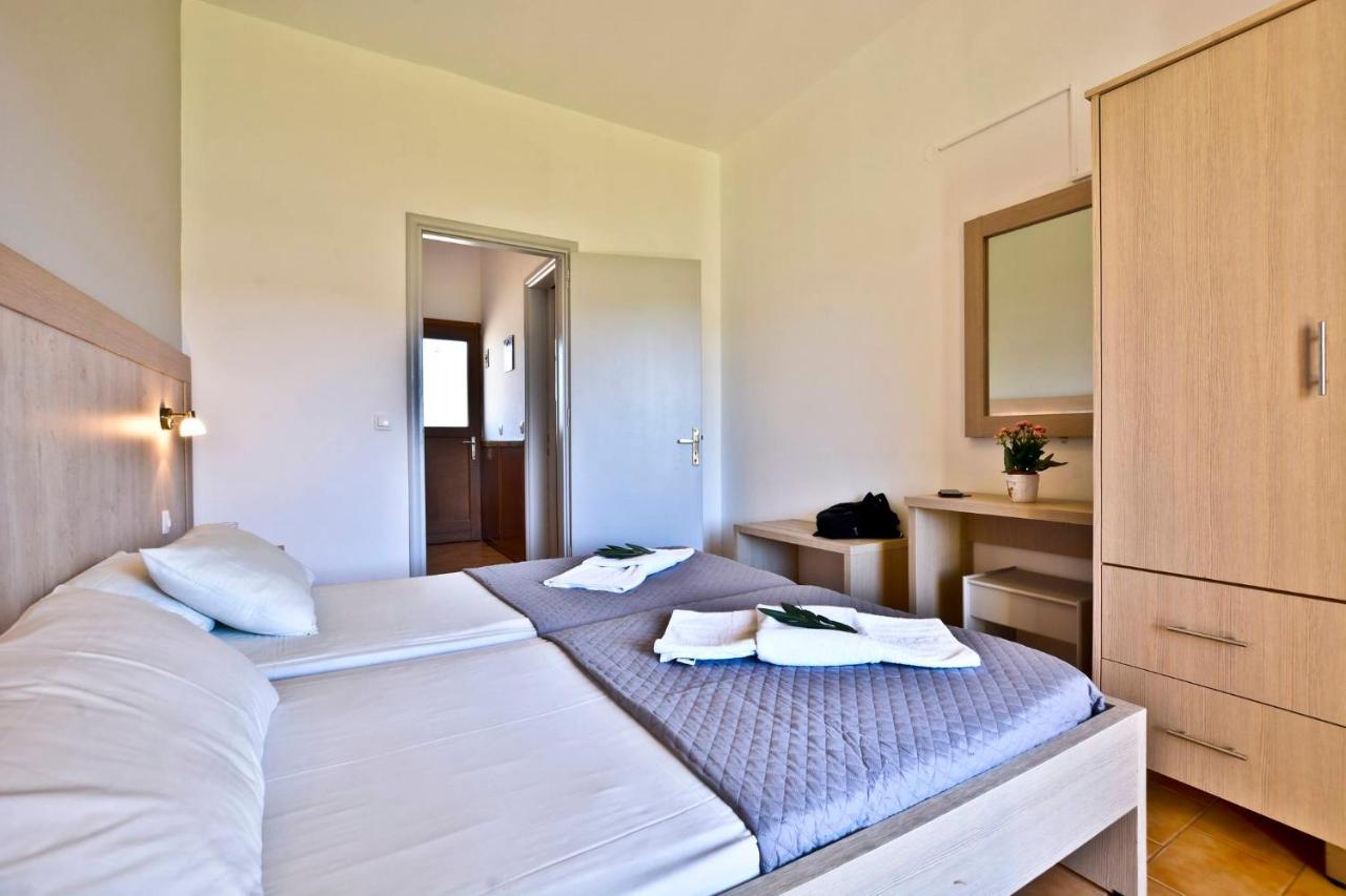 Louvros Sidari Corfu *